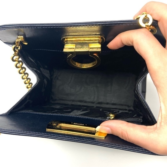 Salvatore Ferragamo Gancini Black Leather Shoulder Bag – Iconic Gold Logo - Picture 8 of 12